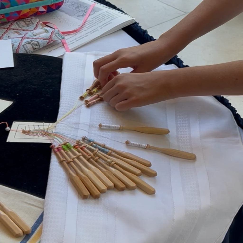 Taller de encaje de bolillos para niños anunciado por Mount Vernon